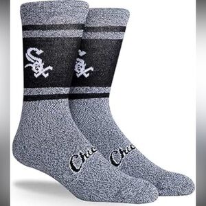 PKWY Unisex 1 Pack Crew Socks, Varsity Crew, Chicago gray-black